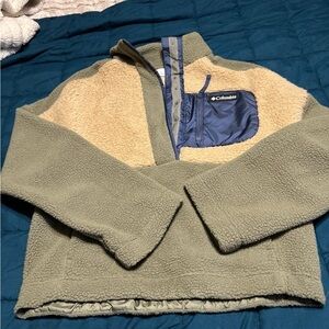 Columbia Olive Green and Tan Sherpa Pullover with Navy Pocket